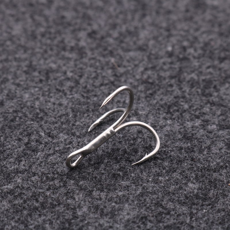 Aojin Blood Groove Feather Treble Hooks Triple Strengthened Big Eye Horse Mouth Lure Fishing Gear 50 Pack – Fishhook – view 3