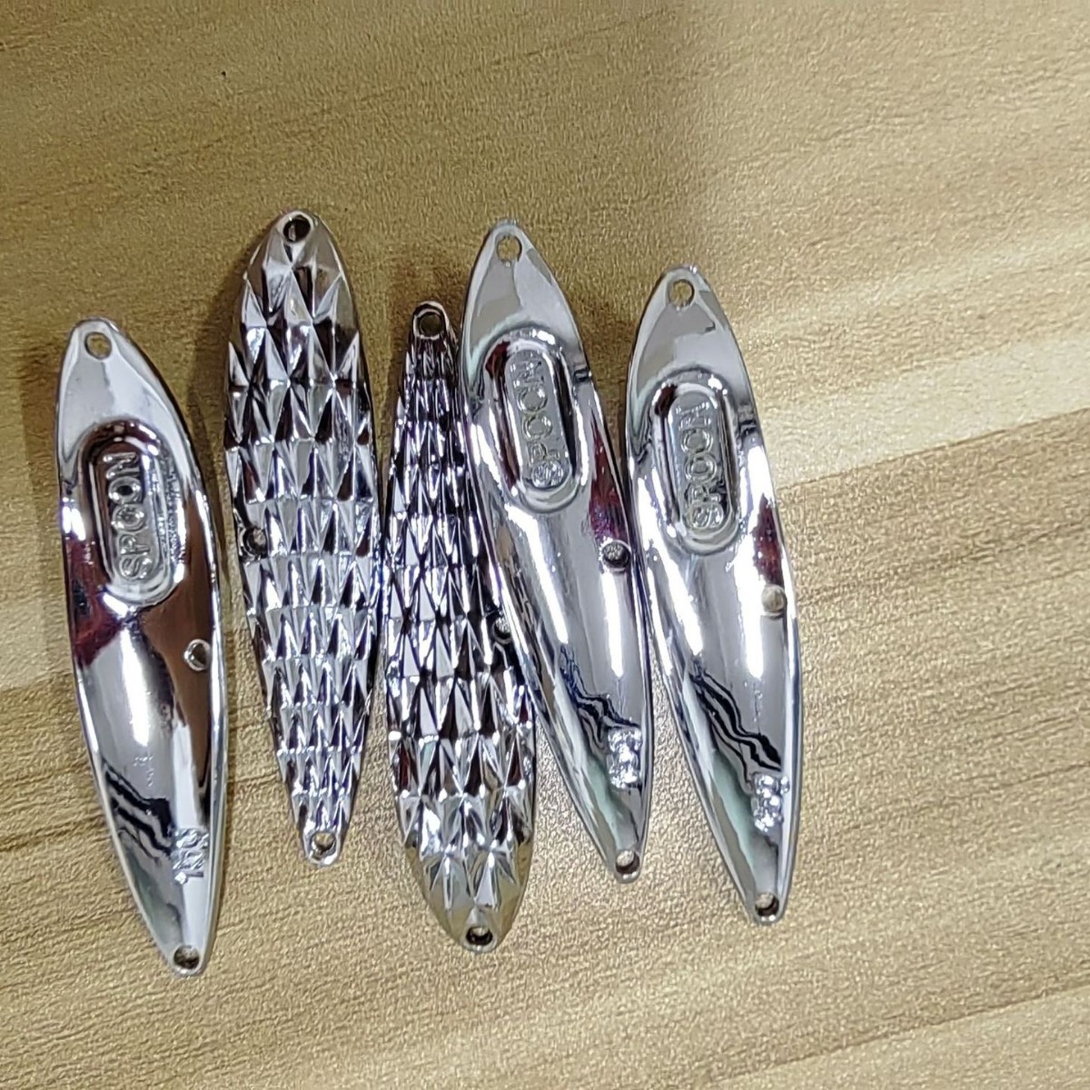 Pineapple Leech Sequins Far Cast Zinc Alloy Lure Artificial Hard Bait for Bass Without Hooks – Spoon & Spinner – view 1