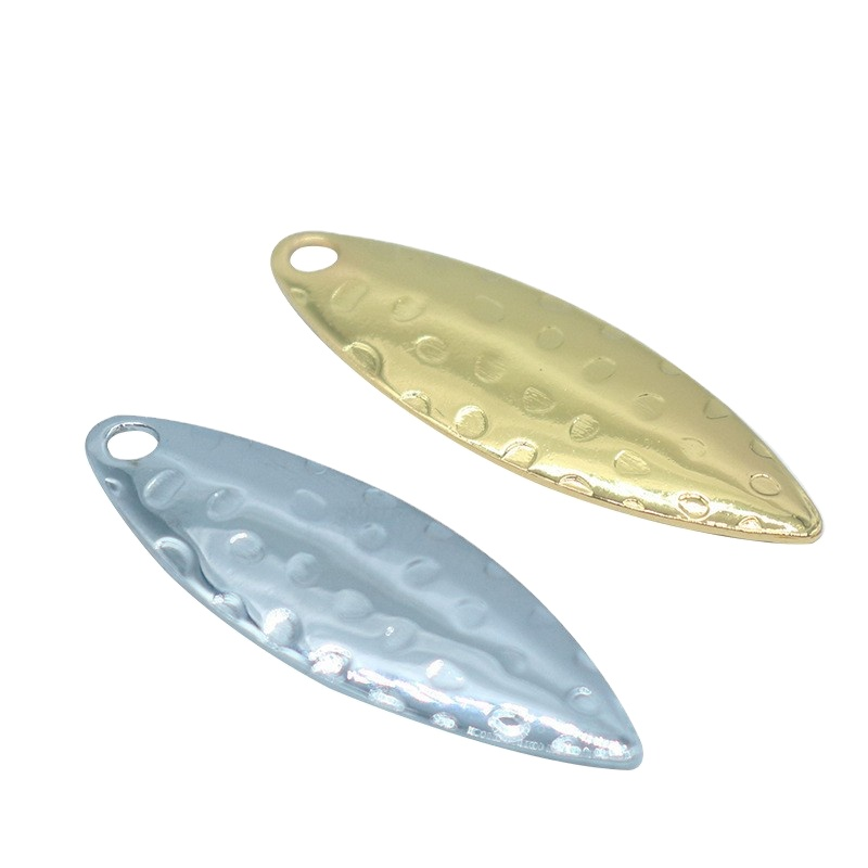 Lure Stainless Steel Live Bait Noise Tablet Sequin DIY Accessories 100 Pieces · Original source photograph · specifications to confirm